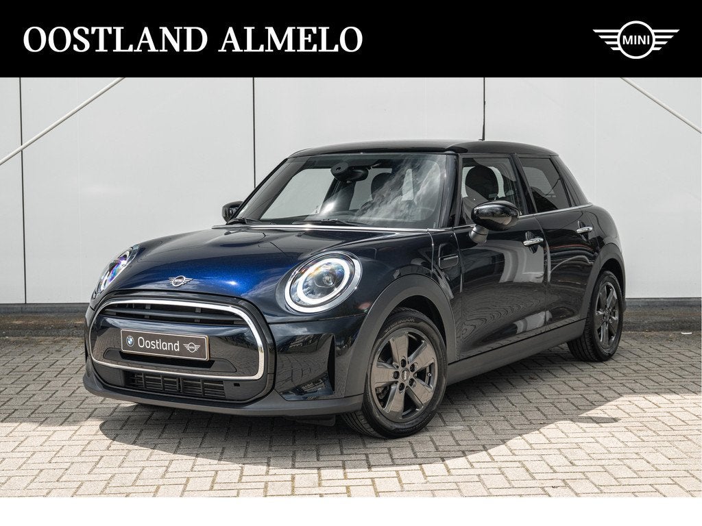 MINI Hatchback Cooper Classic Automaat / Sportstoelen / Crui, Auto's, 136 pk, Gebruikt, Met garantie (alle), Blauw