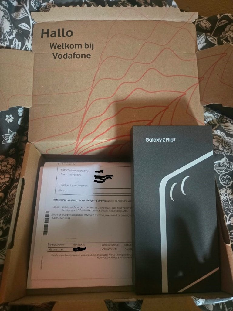 Foto 2 van Nieuw + extra garantie!  Samsung Flip 7 Navy Blue 256GB