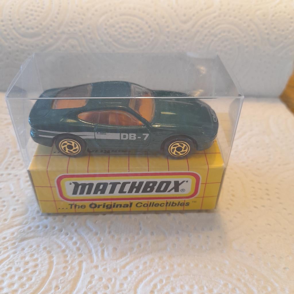 Matchbox Aston Martin DB7. USA box + display box., Ophalen of Verzenden, Zo goed als nieuw, Auto