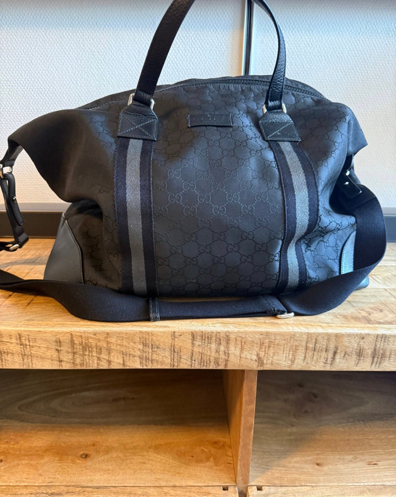 Gucci sporttas origineel bon is aanwezig, 30 cm of meer, Zwart, Minder dan 35 cm, Ophalen of Verzenden