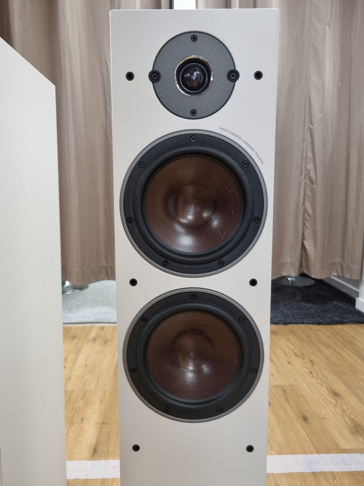 DALI OBERON 7 – zware vloerluidspreker met mooi hifi-geluid, Audio, Tv en Foto, Luidsprekers, Vloerstaande luidspreker, 120 tot 150 watt