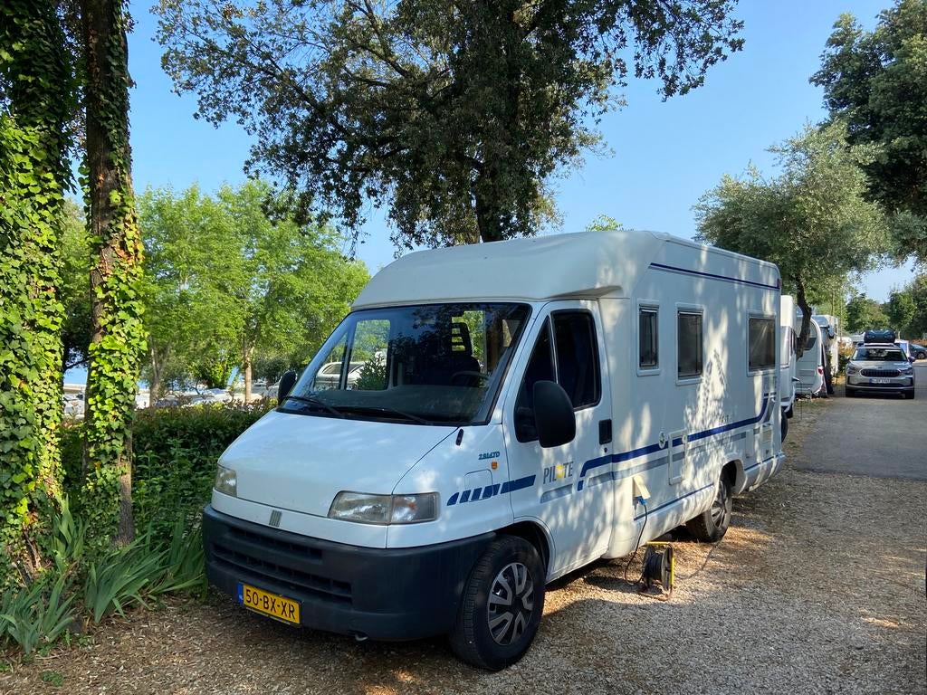Te koop Fiat Ducato 2.8 id TD Pilot 32, Caravans en Kamperen, Campers, Ringverwarming, Reservewiel, Pilote, 7 tot 12 maanden geleden