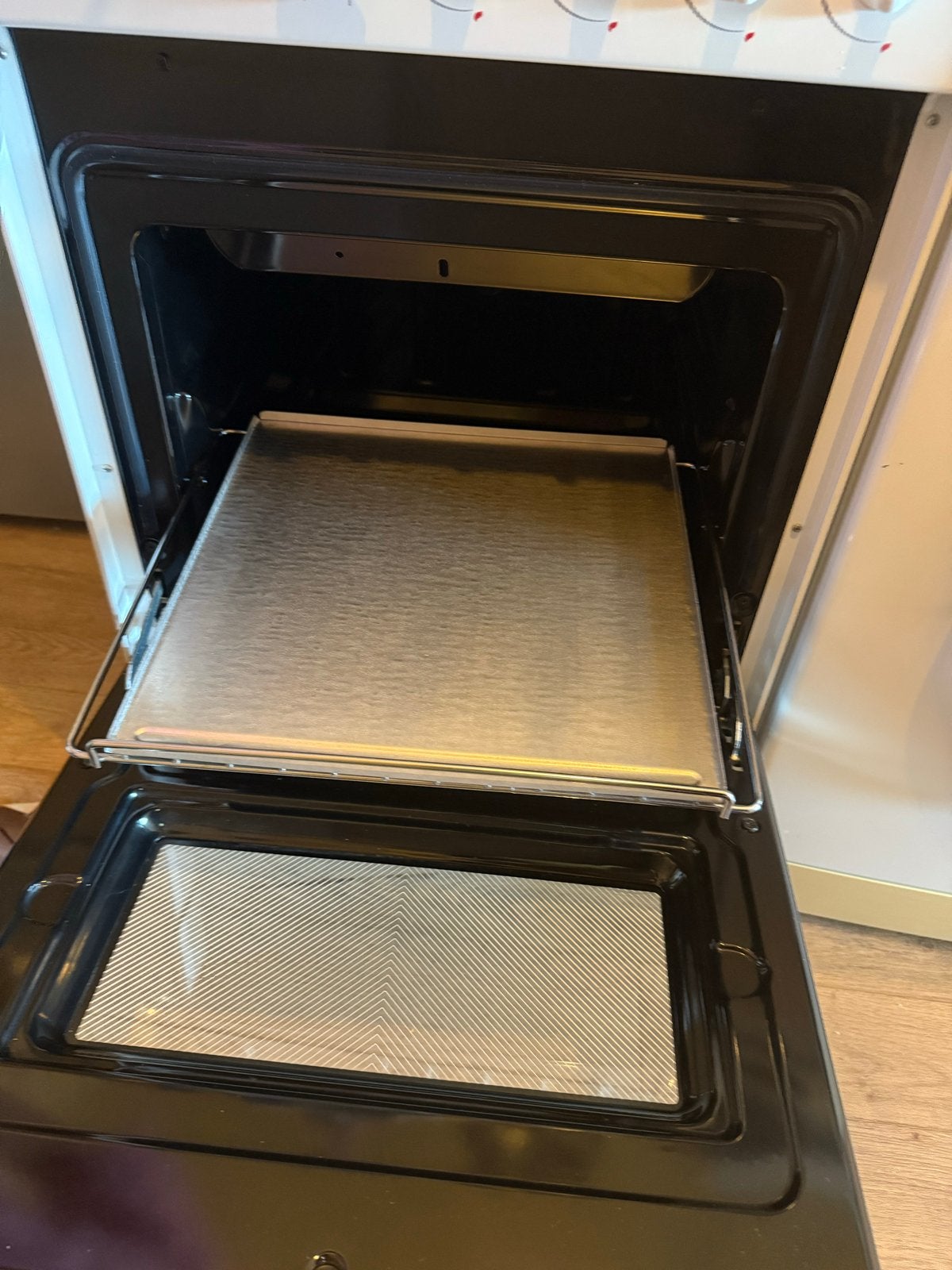Indesit Vrijstaand Gasfornuis met Oven - Wit, Witgoed en Apparatuur, Fornuizen, Gebruikt, Gas, 85 tot 90 cm, 4 kookzones
