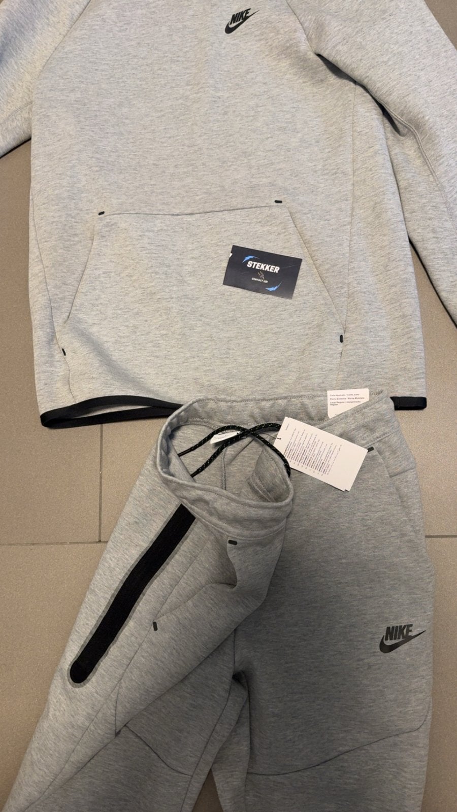 Nike Tech Fleece trainingspak Grijs maat S nieuw, Ophalen of Verzenden, Nieuw