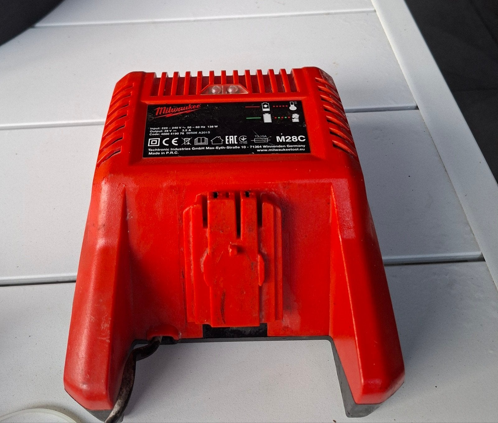 Milwaukee M28 acculader, Ophalen of Verzenden, Nieuw