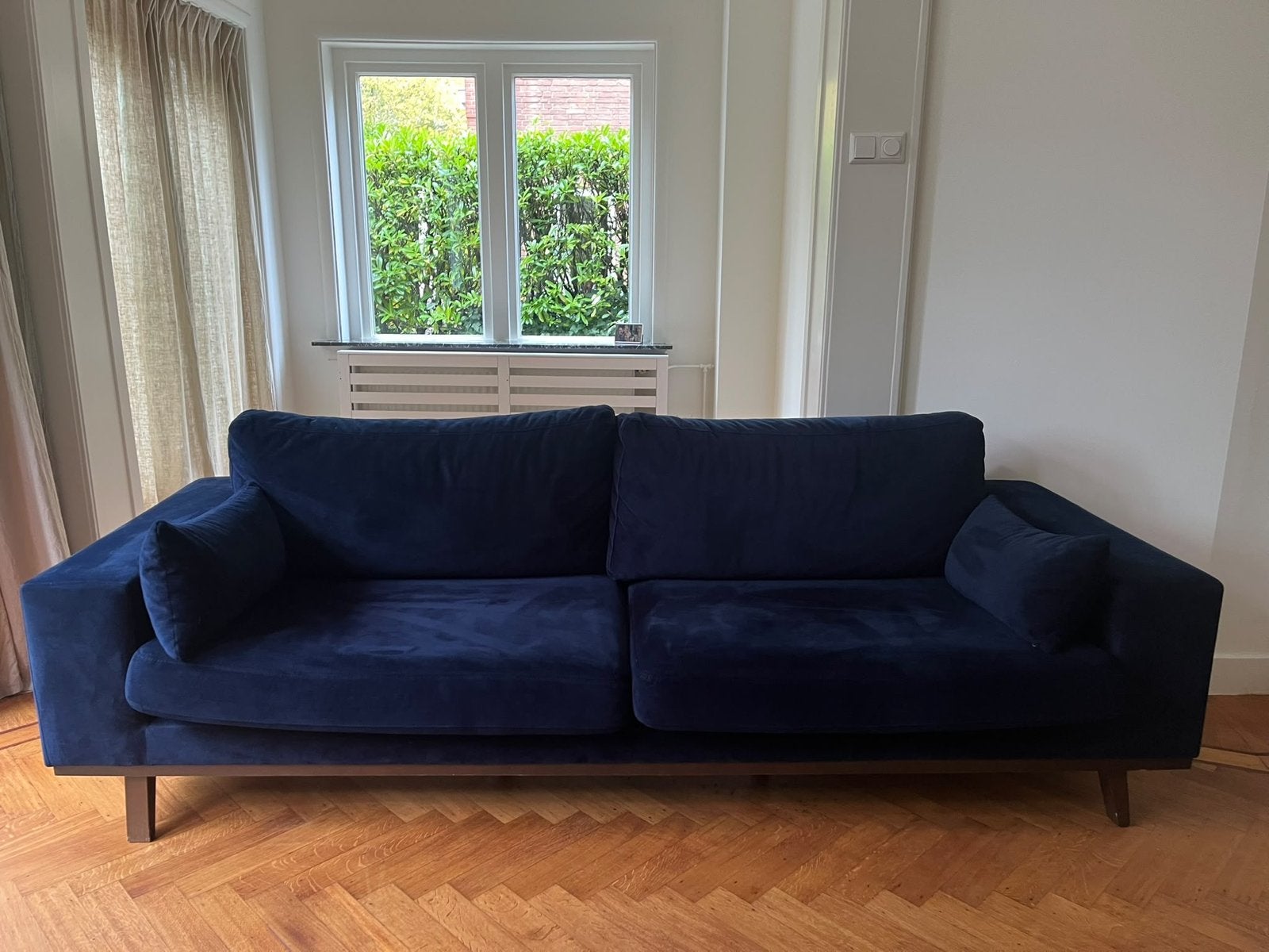 Comfortabele 3-zitsbank in mooie blauwe velours stof, Huis en Inrichting, Ophalen, Driepersoons, 75 tot 100 cm, Zo goed als nieuw