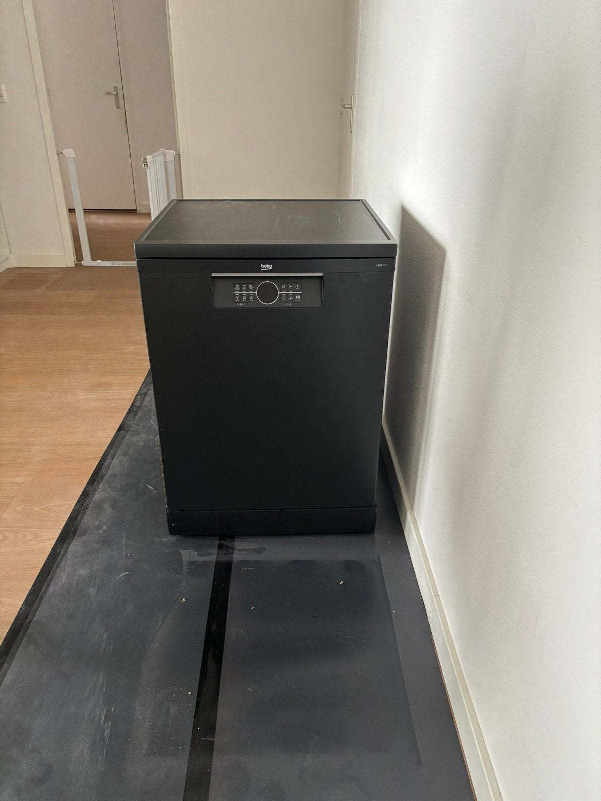 Beko vaatwasser zwart zo goed als nieuw + garantie, Witgoed en Apparatuur, Vriezers en Diepvrieskisten, Ophalen, Zo goed als nieuw