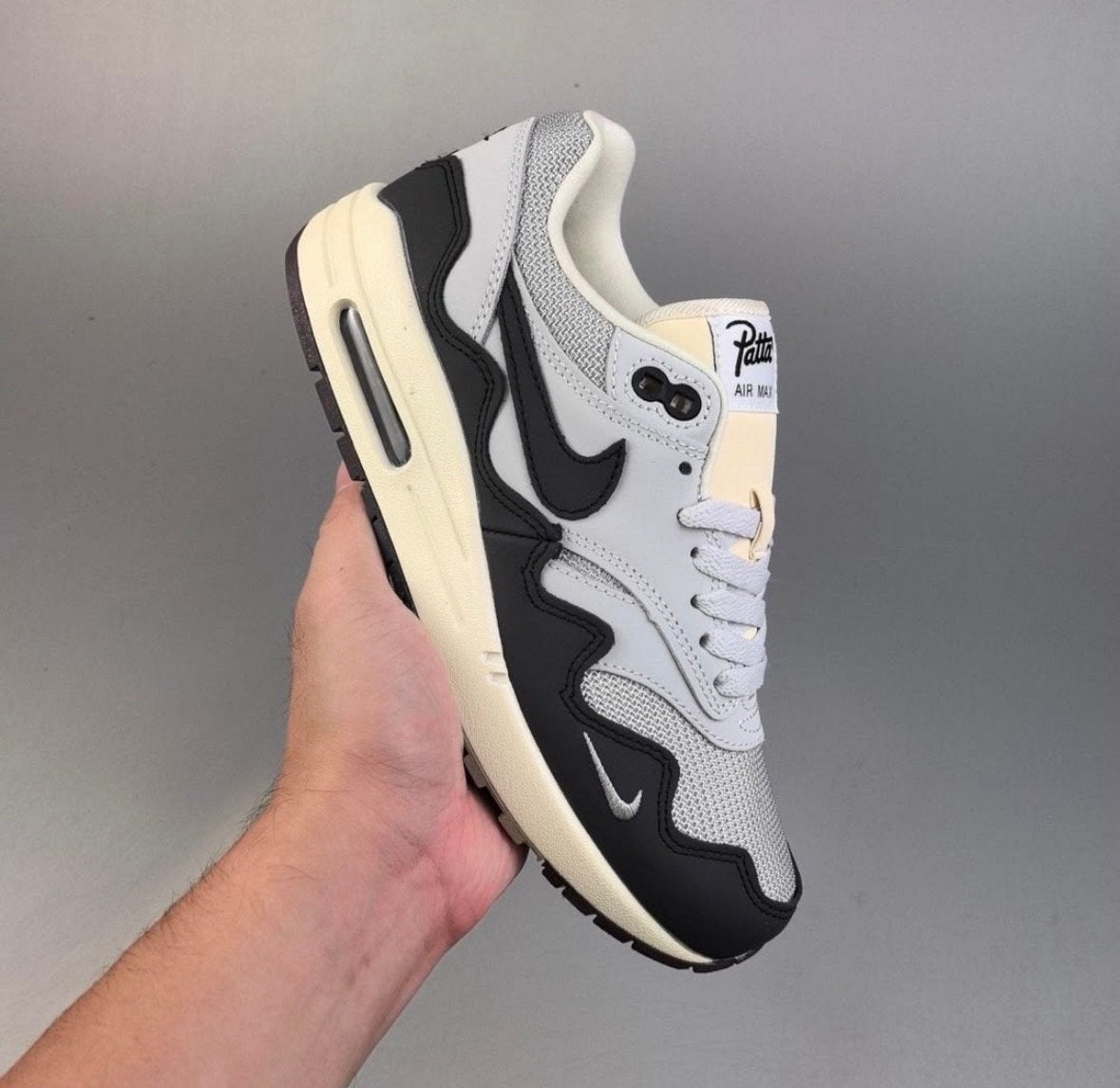 Patta x Nike Air Max 1 'Noise Aqua' - Maten 37-44, Kleding | Heren, Ophalen of Verzenden, Nieuw, Overige kleuren, Sneakers of Gympen