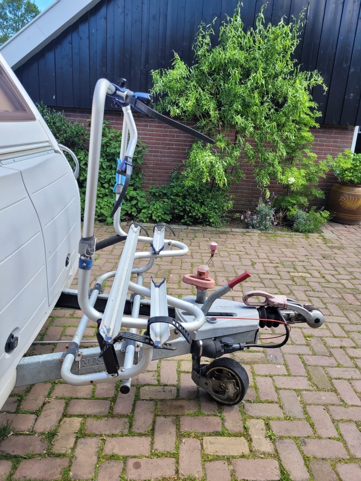 Fietsendrager voor caravan, Ophalen, 2 fietsen, Zo goed als nieuw, Trekhaakdrager