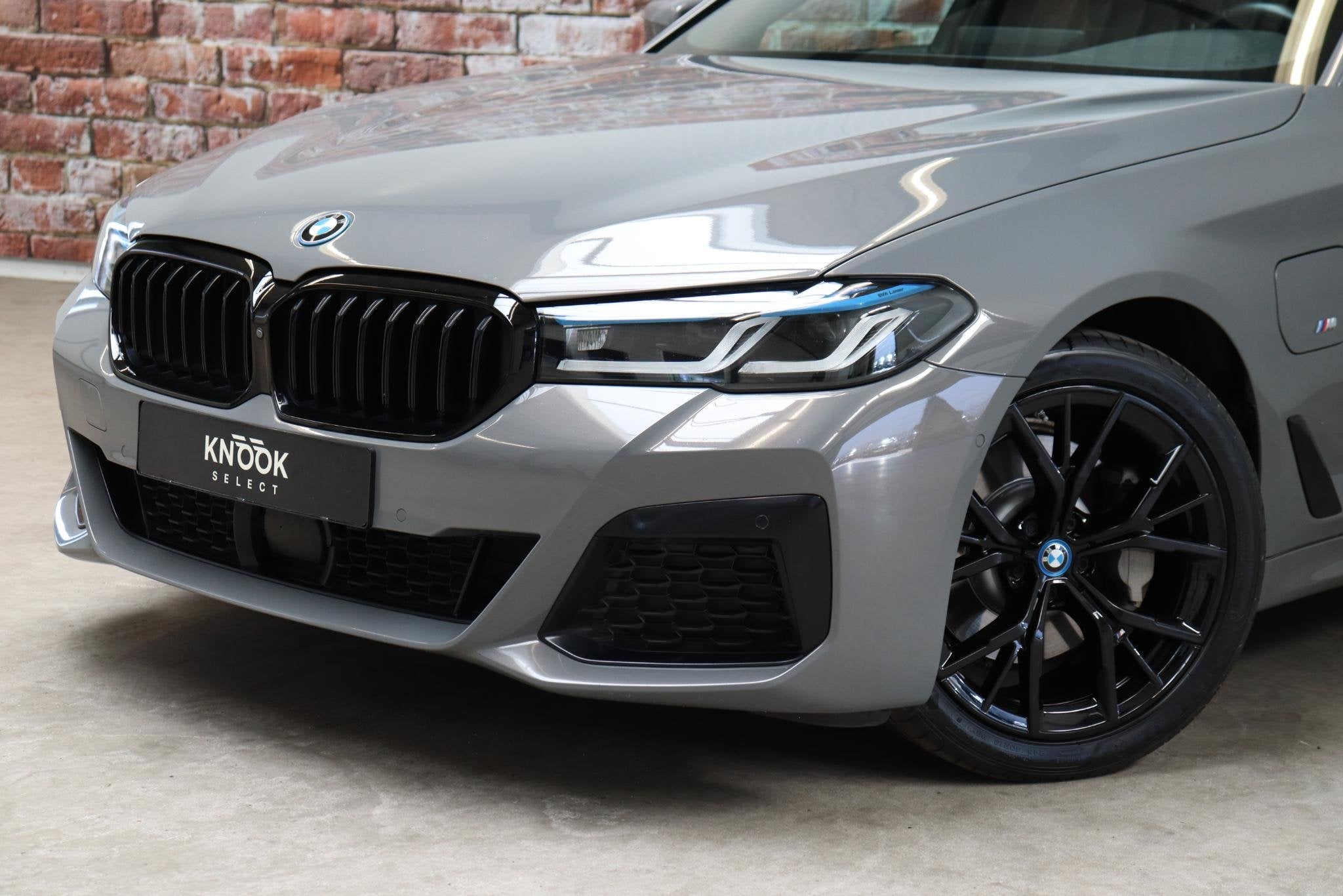 BMW 5-serie Sedan 530e High Executive M Sport Pakket Automaa, 1998 cc, Achterwielaandrijving, Gebruikt, 4 cilinders