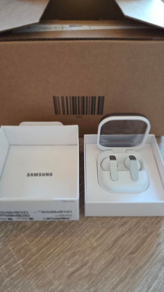 Samsung Galaxy Buds 4 – Nieuw in doos - slechts 1x geopend, Telecommunicatie, Mobiele telefoons | Oordopjes, Ophalen of Verzenden