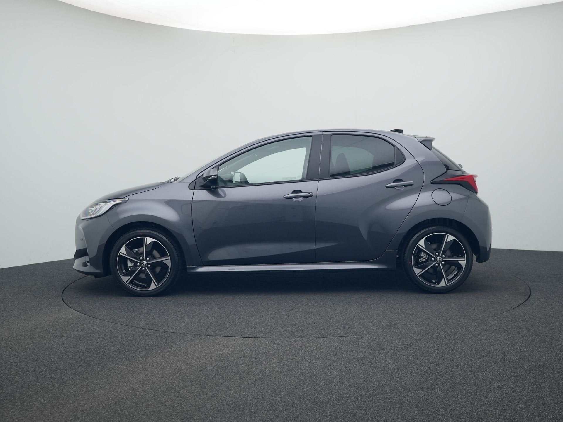Toyota Yaris 1.5 Hybrid 130 Executive | Direct leverbaar! |, Auto's, 450 kg, Hybride Elektrisch/Benzine, 3 cilinders, Yaris