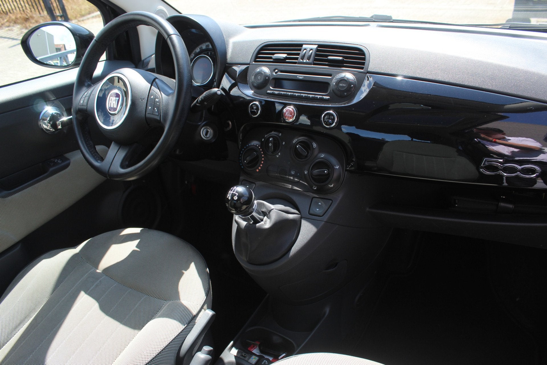 Fiat 500 1.2 Lounge Panoramadak/Airco/Radio-CD speler/Multif, Voorwielaandrijving, 12 maanden, Stof, 4 cilinders