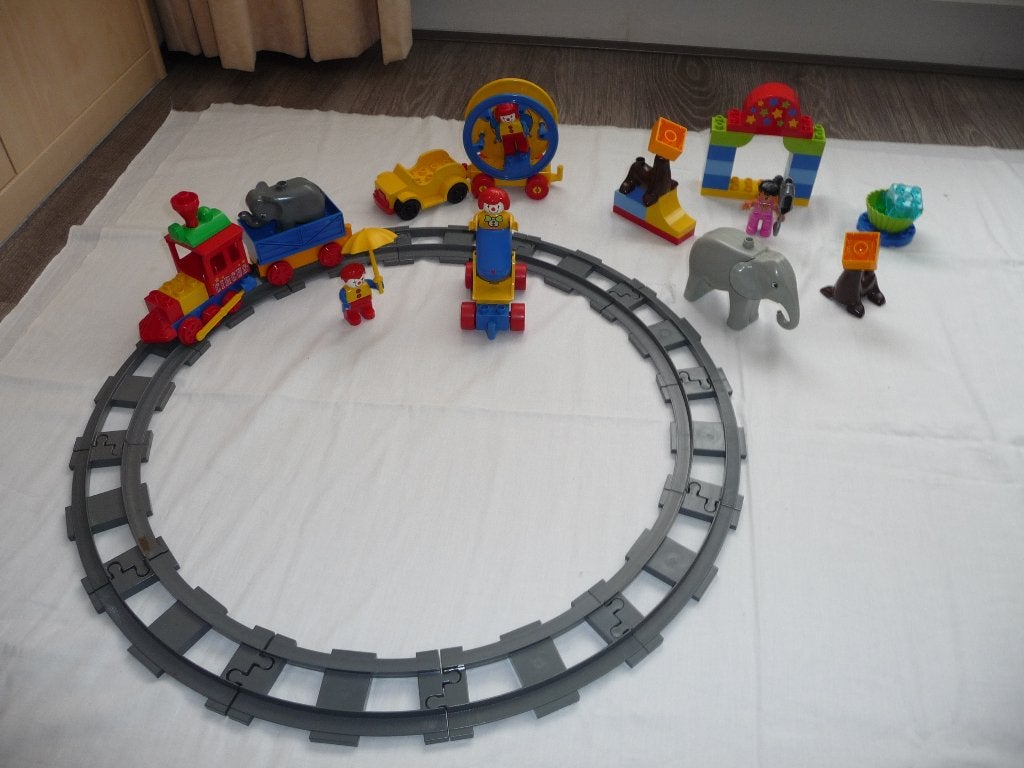 Duplo circus show en circus, Kinderen en Baby's, Speelgoed | Duplo en Lego, Ophalen of Verzenden, Zo goed als nieuw, Compleet