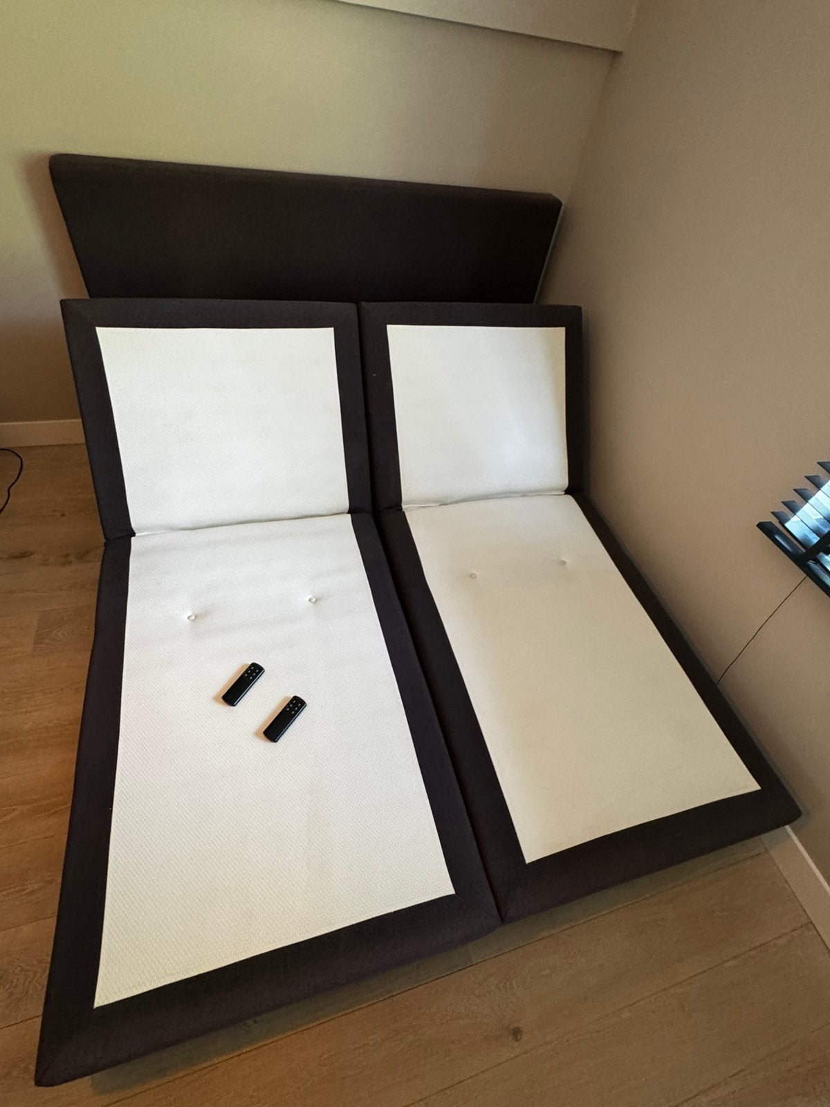 Electrisch verstelbaar boxspring, Ophalen, Zo goed als nieuw, Tweepersoons, 180 cm