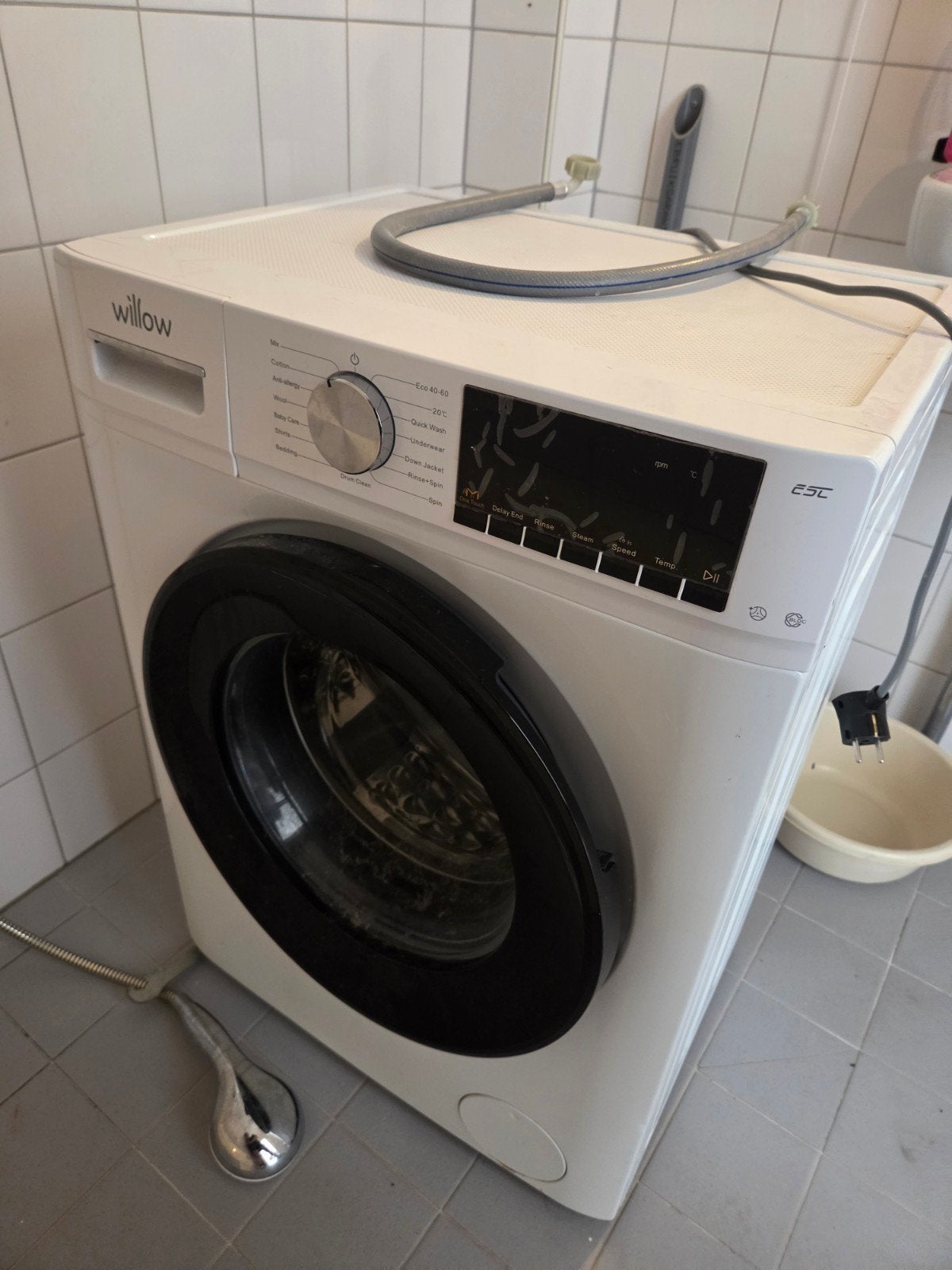 Willow Wasmachine - Kleine deuk, verder perfect, Ophalen, 1200 tot 1600 toeren, Minder dan 85 cm