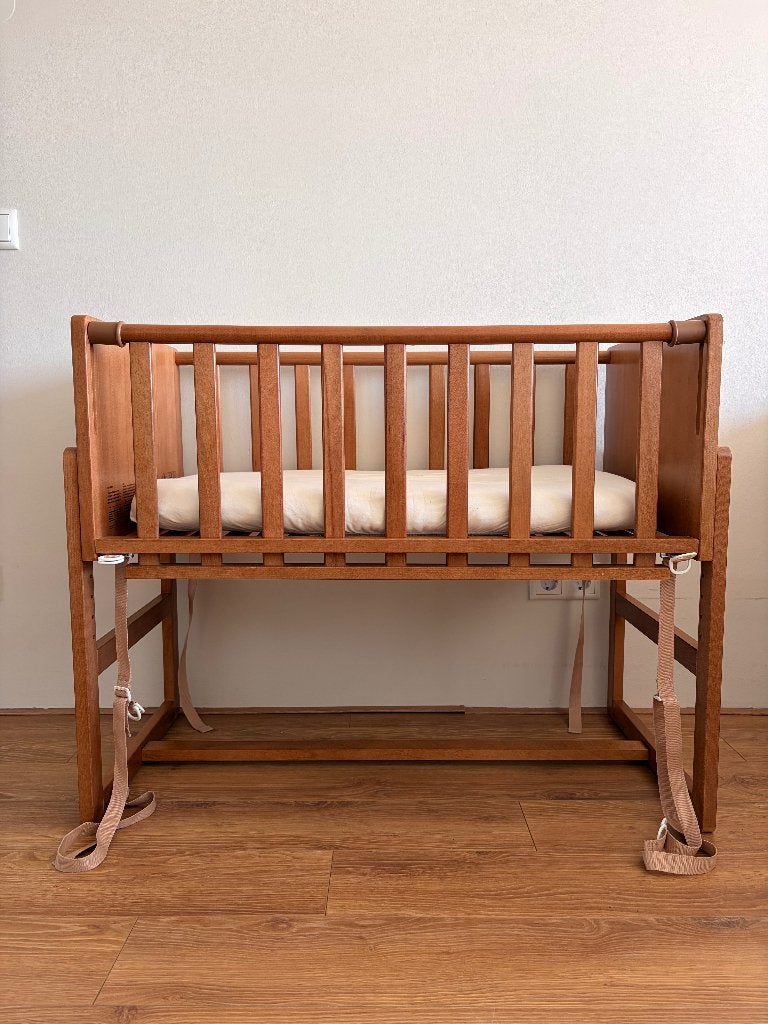 Co-Sleeper - Petite Amelie - Inlcusief matras en toebehoren, Kinderen en Baby's, Babywiegjes en Ledikanten, Ophalen, Zo goed als nieuw