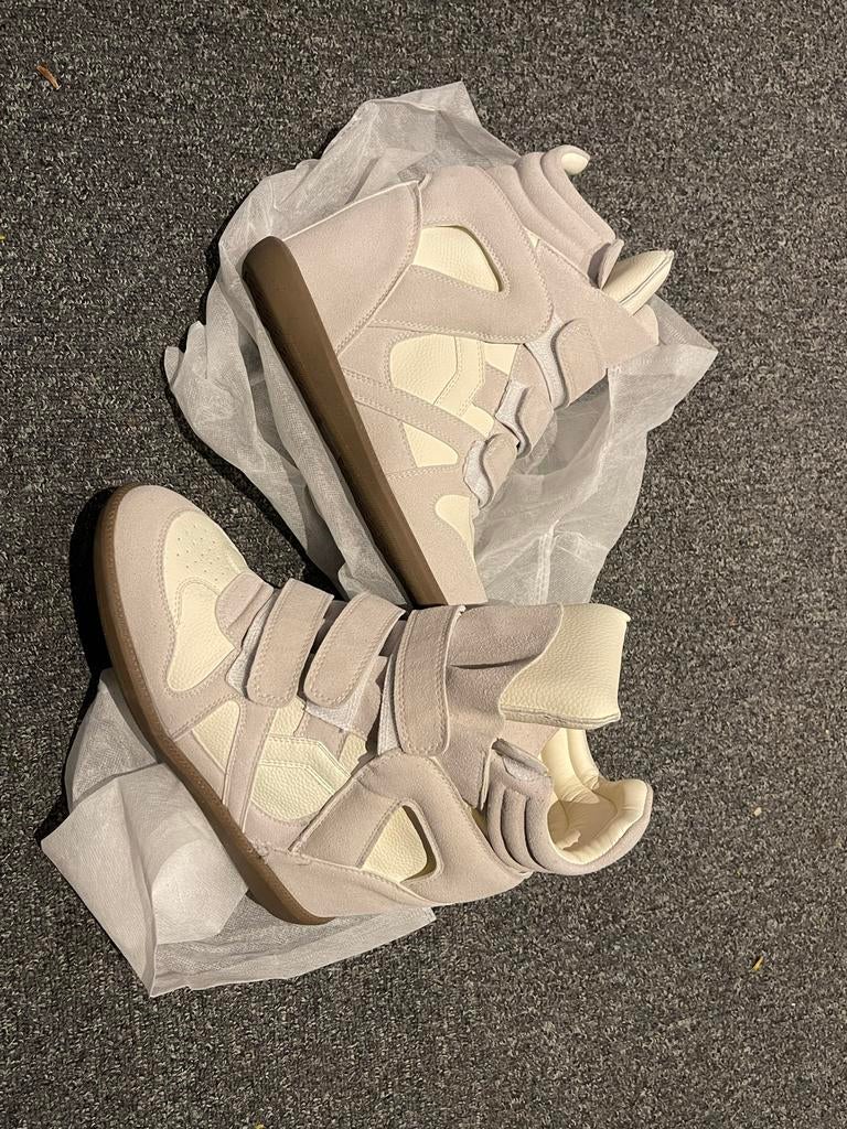 Isabel Marant Look Sleehakken - Suède Leer, Kleding | Dames, Schoenen, Ophalen of Verzenden, Zo goed als nieuw, Beige, Schoenen met hoge hakken