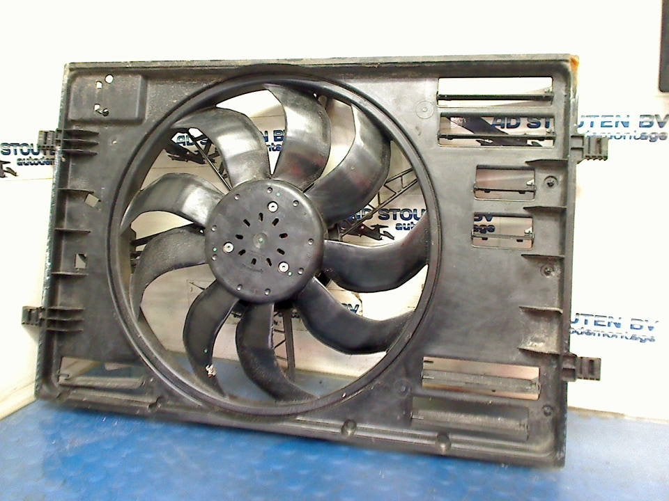 Koelventilator Audi A3 Sportback (8VA/8VF) 2015 5Q0121203DG, Gebruikt, Auto-Union-Straße  1, Ingolstadt 85057, , Duitsland, Info@audi.de