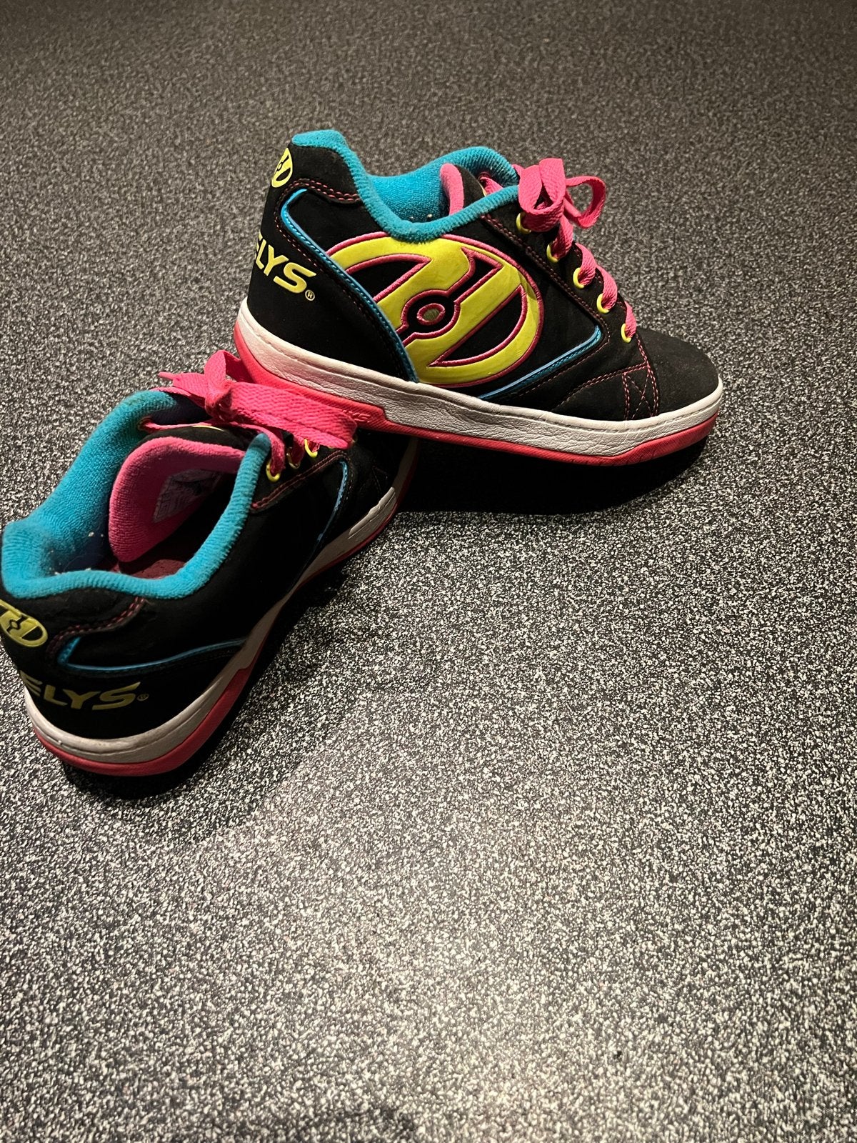 Heelys rolschoenen - Zwart met roze en blauw, Ophalen of Verzenden, Gebruikt, Kinderen