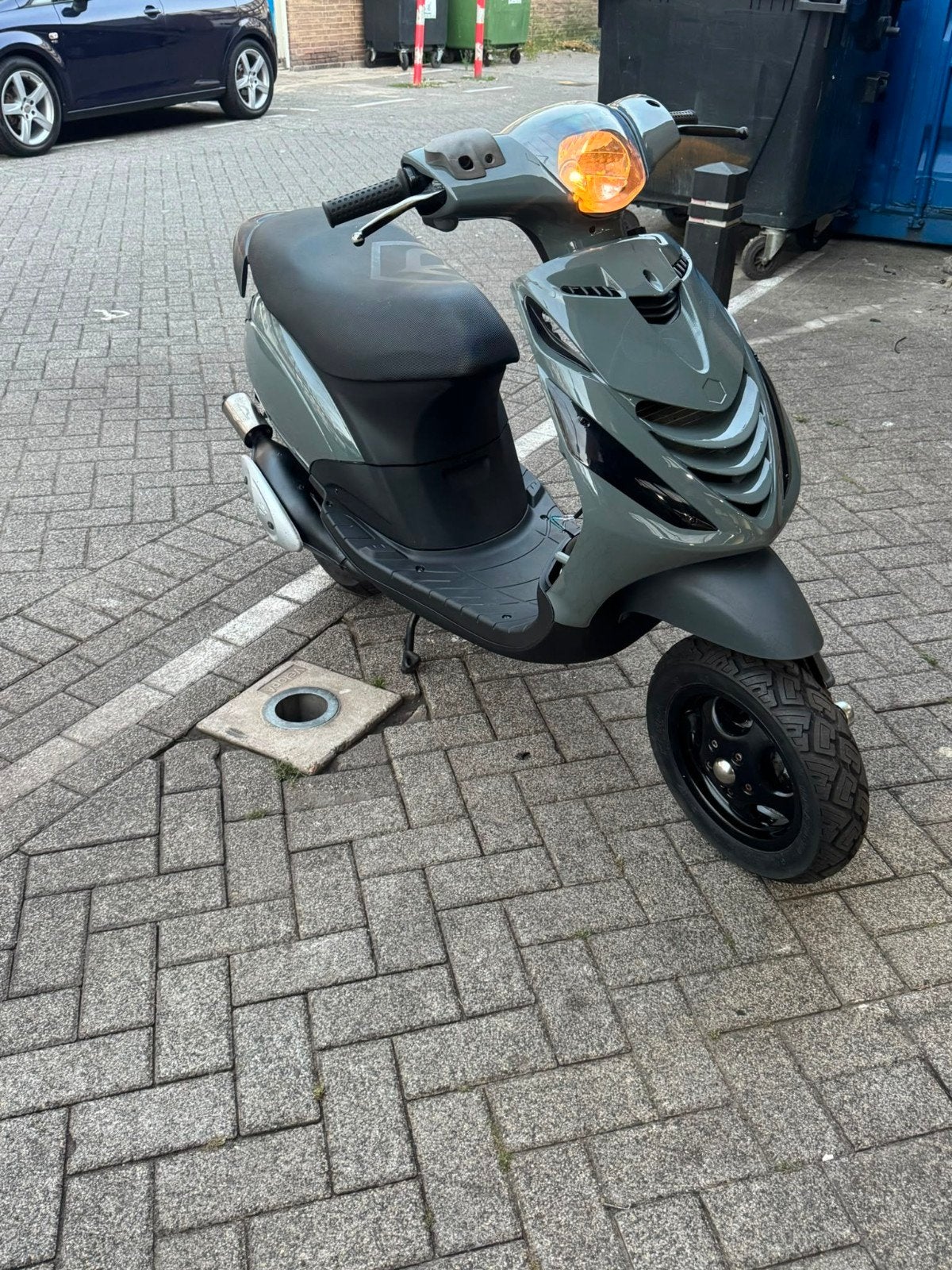 Piaggio Zip SP H2O Watergekoeld 2009 | Nieuwe kappen, Fietsen en Brommers, Ophalen, Zip, Zo goed als nieuw, Benzine