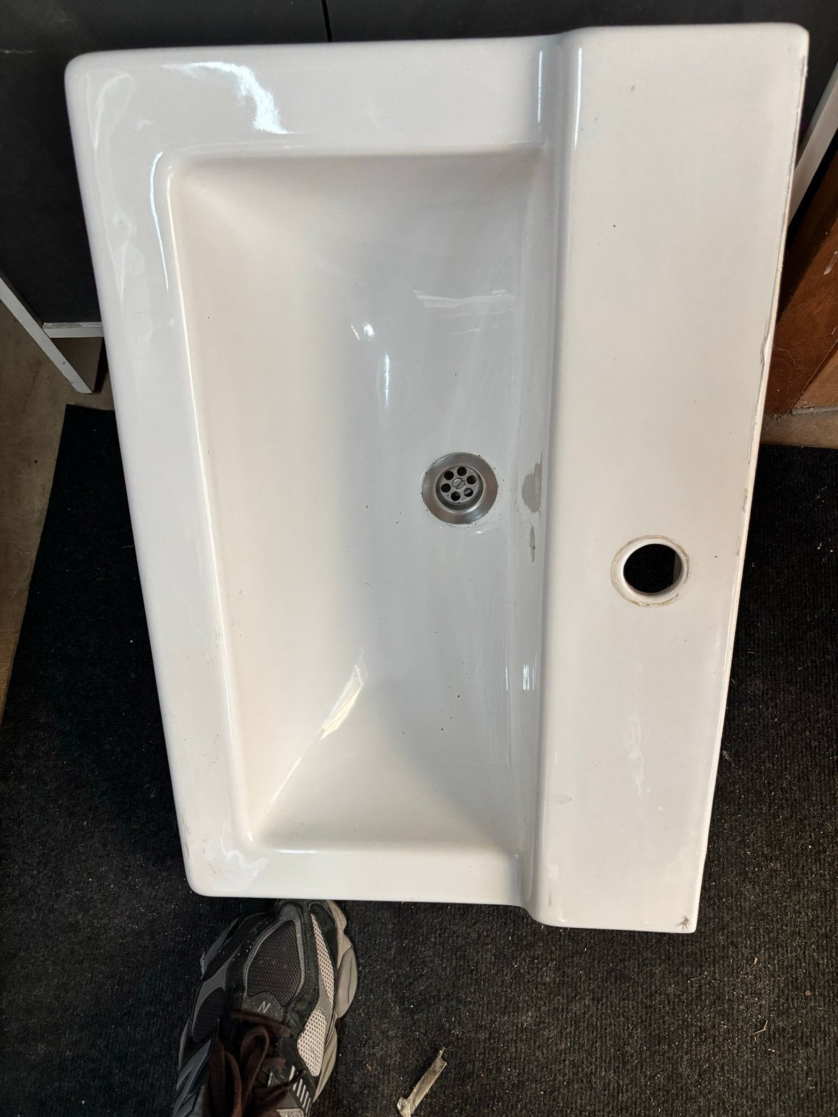 Witte keramische wastafel, Doe-het-zelf en Verbouw, Sanitair, Ophalen, Gebruikt, Wastafel