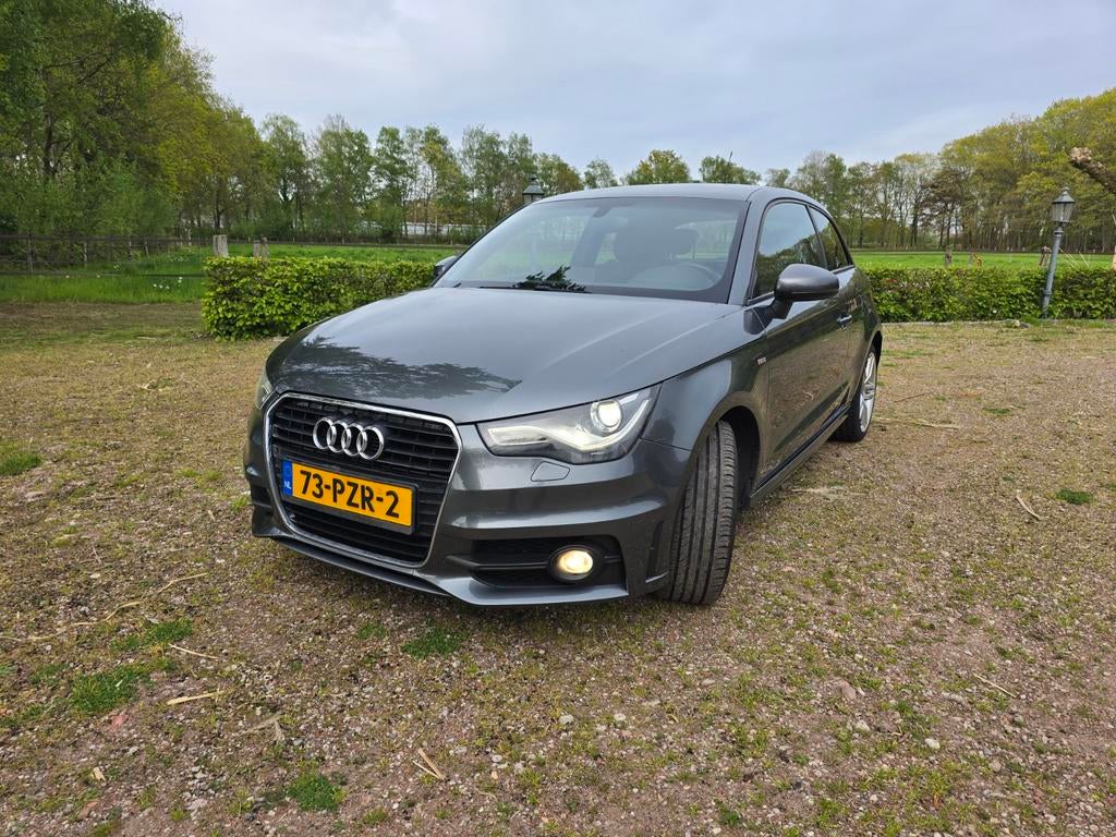 Audi A1 1.2 Tfsi 63KW 2011 Grijs, Voorwielaandrijving, 4 cilinders, 4 stoelen, Origineel Nederlands