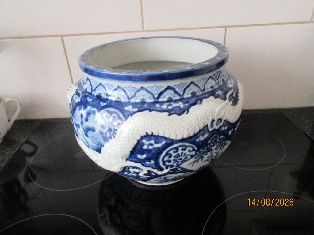 BLOEMPOT/ CACHEPOT-OSSTERSE STIJL met DRAKENMOTIEF, Ophalen of Verzenden
