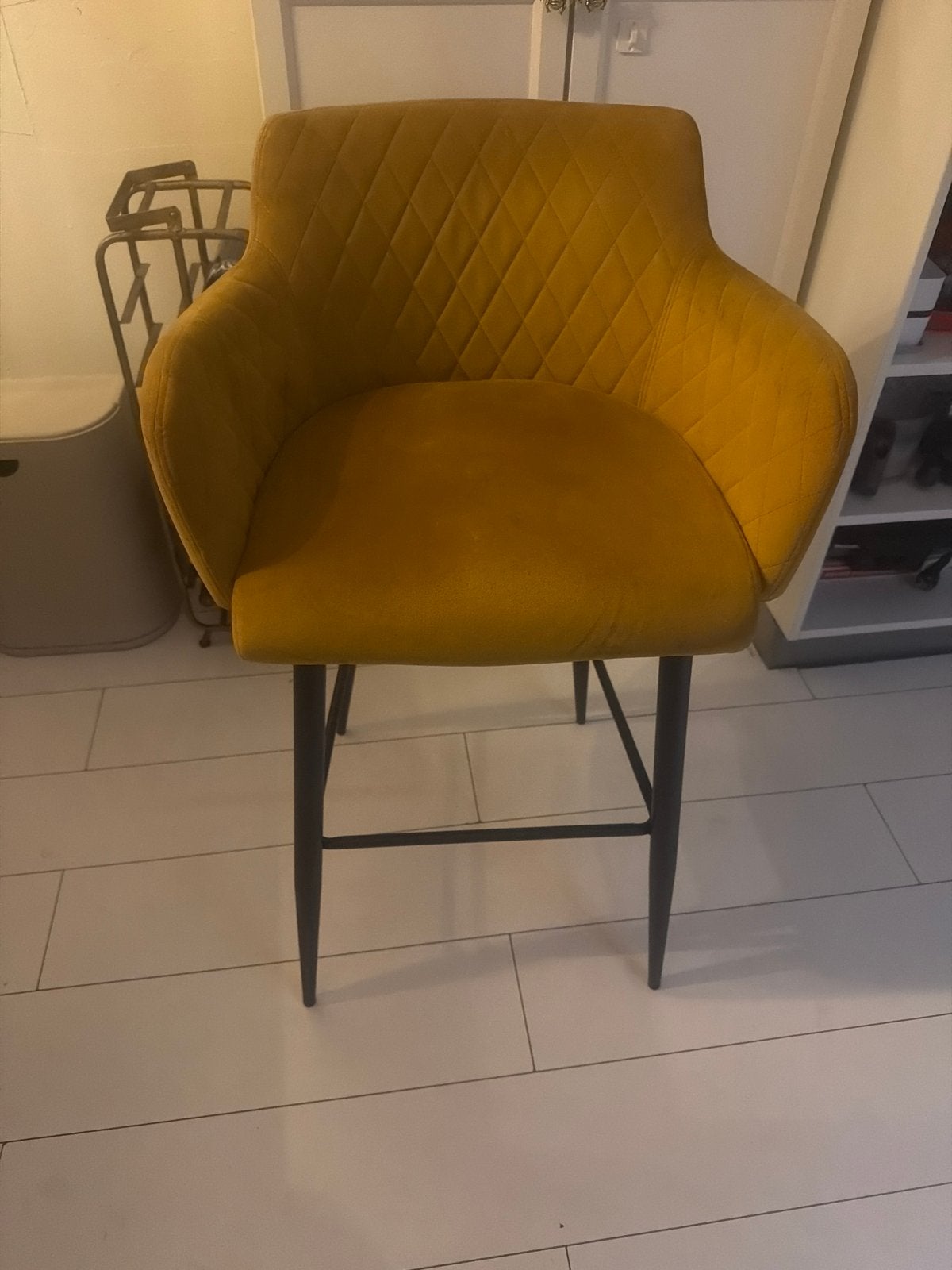 4 barkrukken - Geel fluweel met metalen onderstel, Huis en Inrichting, Ophalen, Zo goed als nieuw, 90 cm of meer, Metaal