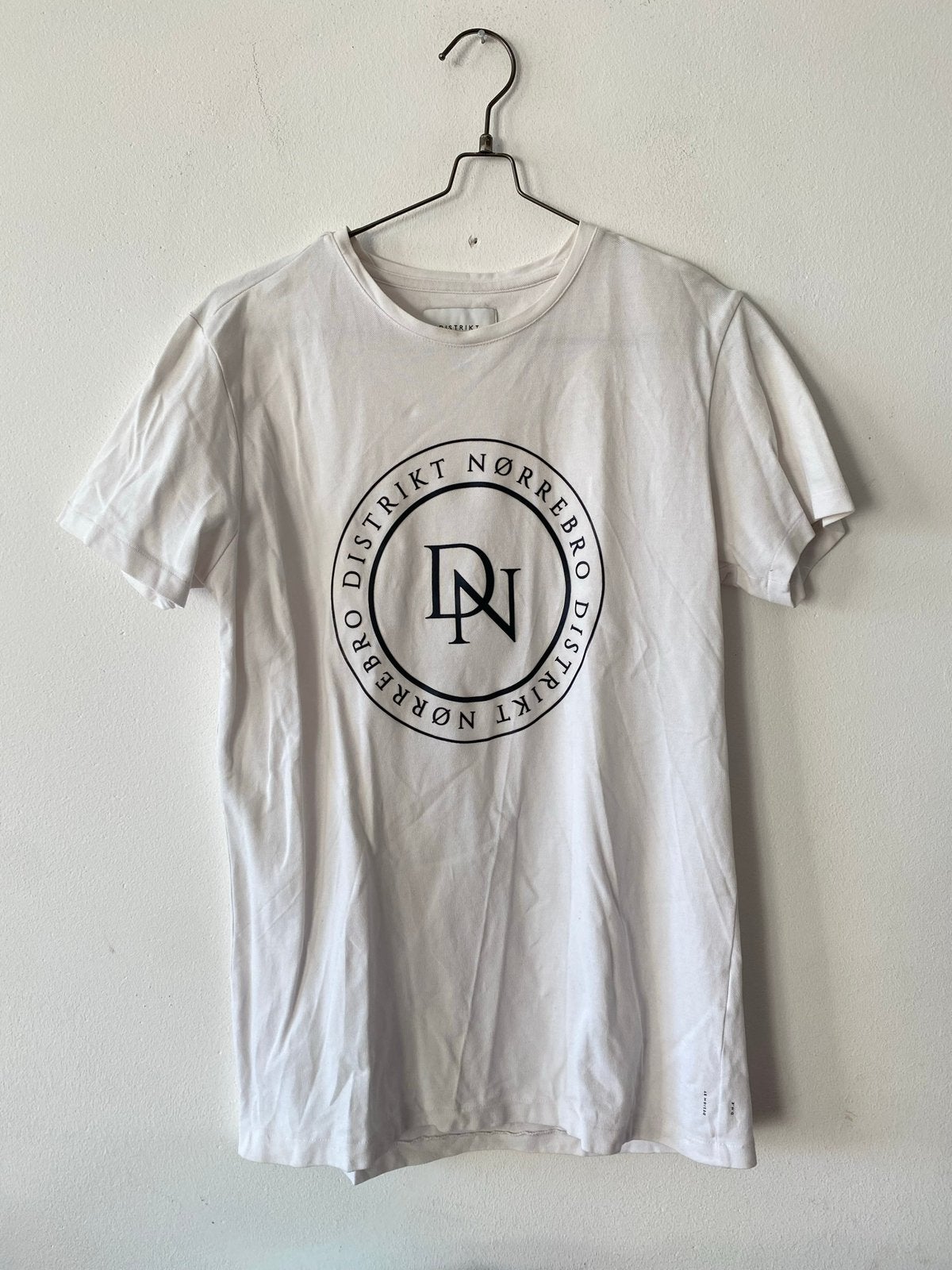 Heren t-shirt Distrikt Norrebro casual logo shirt wit top S, Wit, Distrikt norrebro, Ophalen of Verzenden, Gedragen