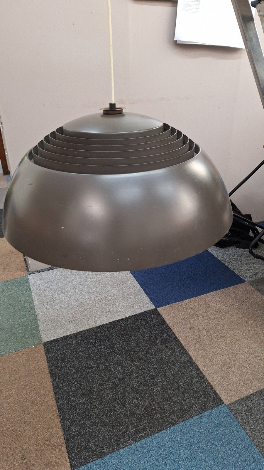 AJ Royal hanglamp by Louis Poulsen, Vintage hanglamp bruin, Ophalen, Gebruikt, Onbekend, E27 (groot)