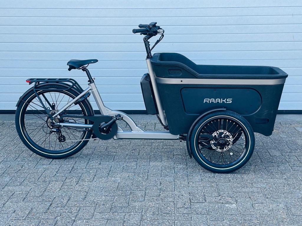 RAAKS ROVER elektrische bakfiets driewieler NIEUW! EPP BAK, Fietsen en Brommers, Fietsen | Bakfietsen, 4 kinderen of meer, Huif
