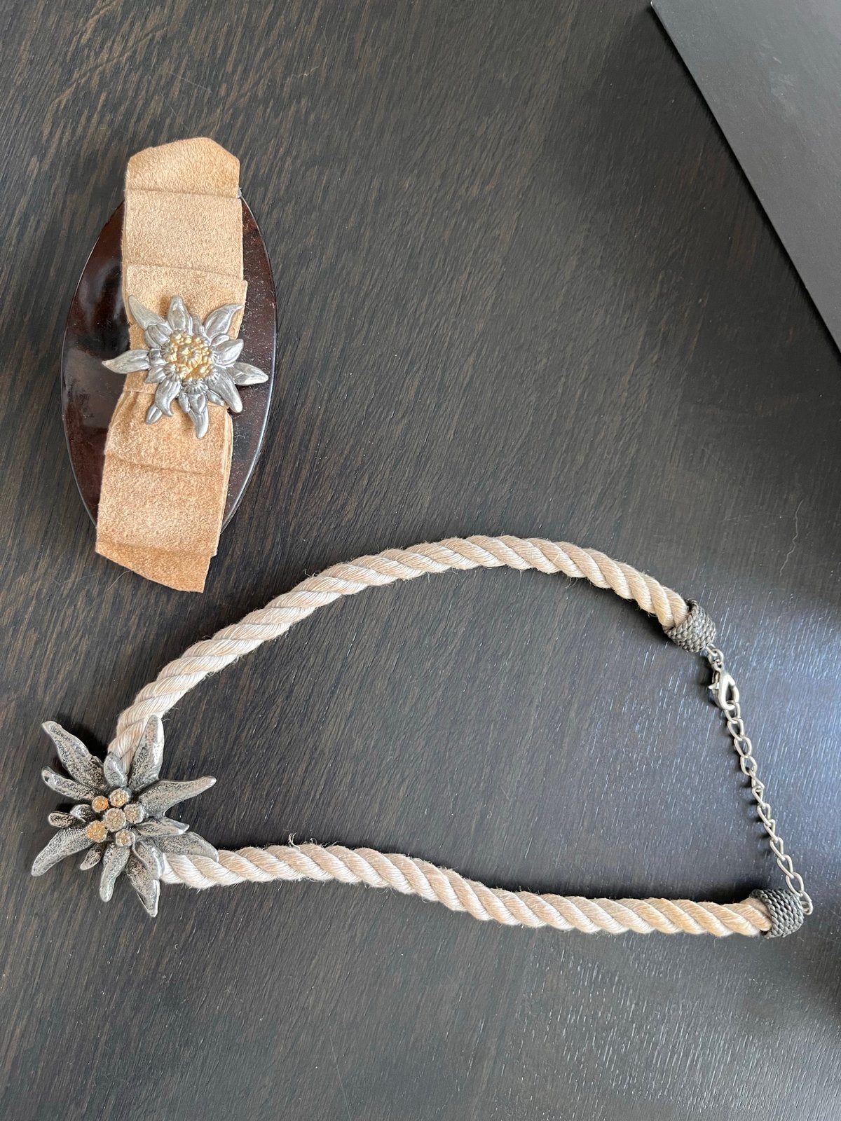 Edelweiss Ketting met bijpassende haarspeld, Overige materialen, Verstelbaar, Ophalen of Verzenden, Zo goed als nieuw