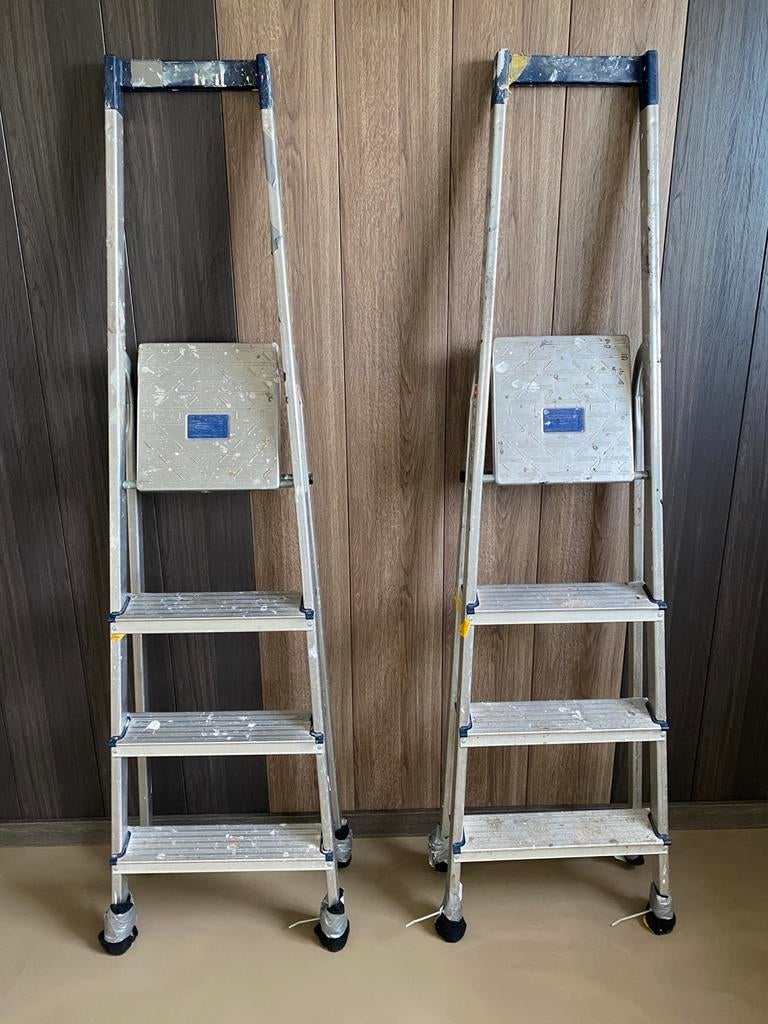 2 klustrappen, Doe-het-zelf en Verbouw, Ophalen, Zo goed als nieuw, Minder dan 2 meter
