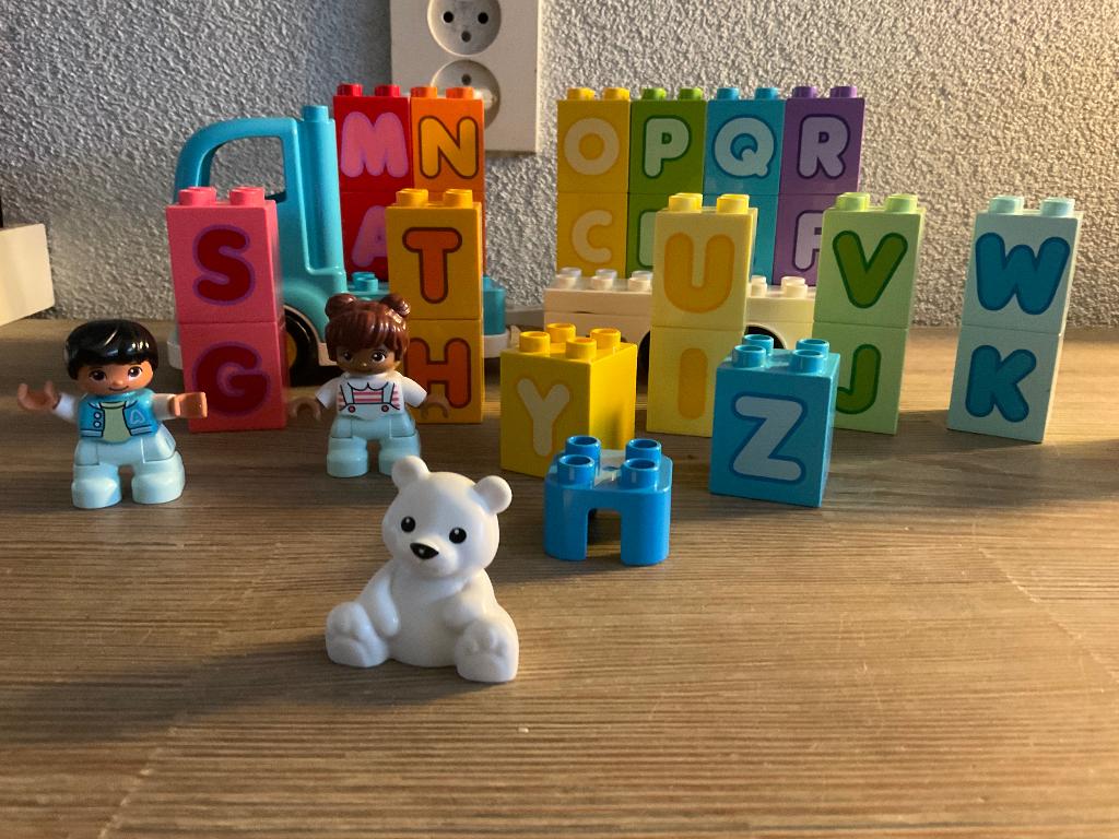 Duplo Alfabetvrachtwagen  10421, Kinderen en Baby's, Speelgoed | Duplo en Lego, Overige thema's, Ophalen of Verzenden, Zo goed als nieuw