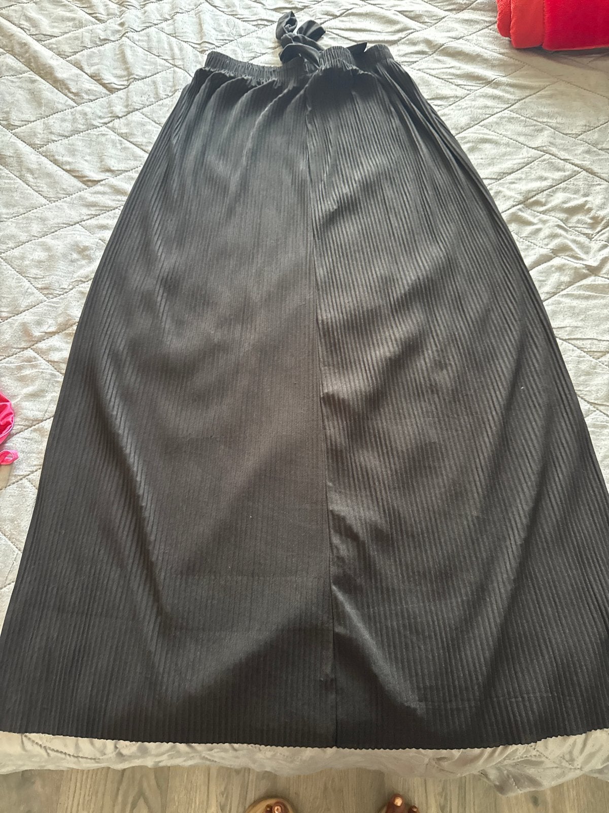 Zwarte geribbelde maxi rok, Ophalen, Zo goed als nieuw, Zwart, Onder de knie