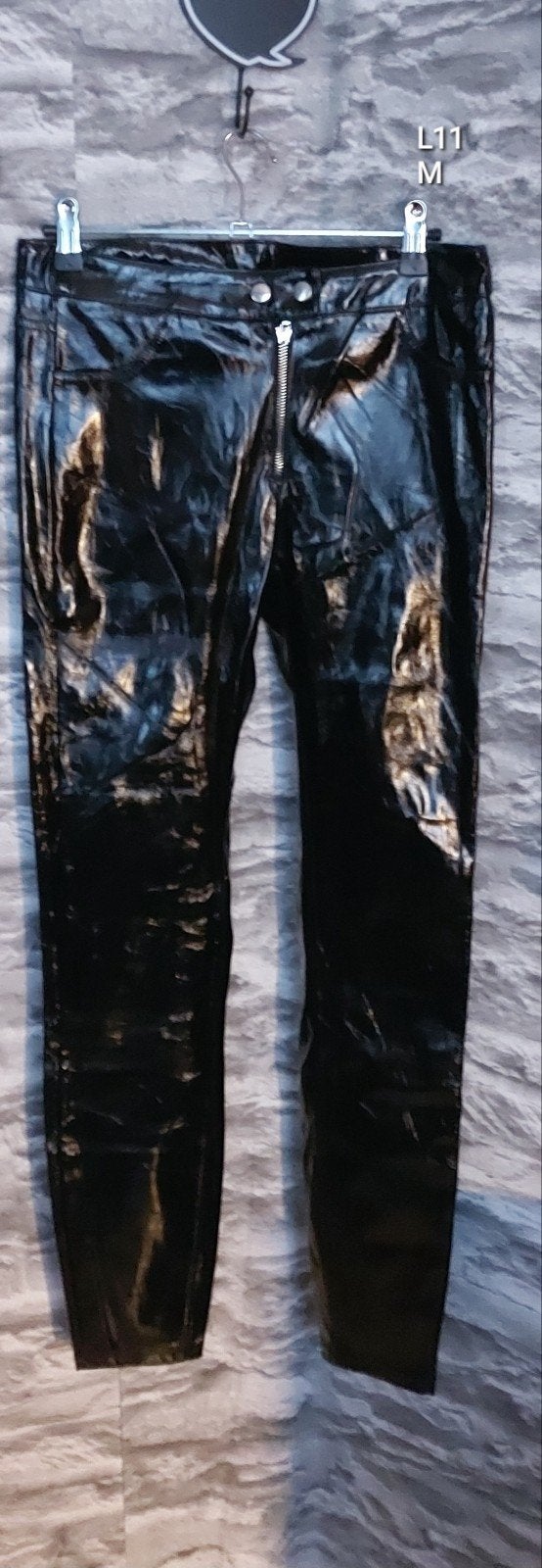 Kinky Zwarte lakleren broek - Maat M, Maat 38/40 (M), Zwart, Ophalen of Verzenden, Lang
