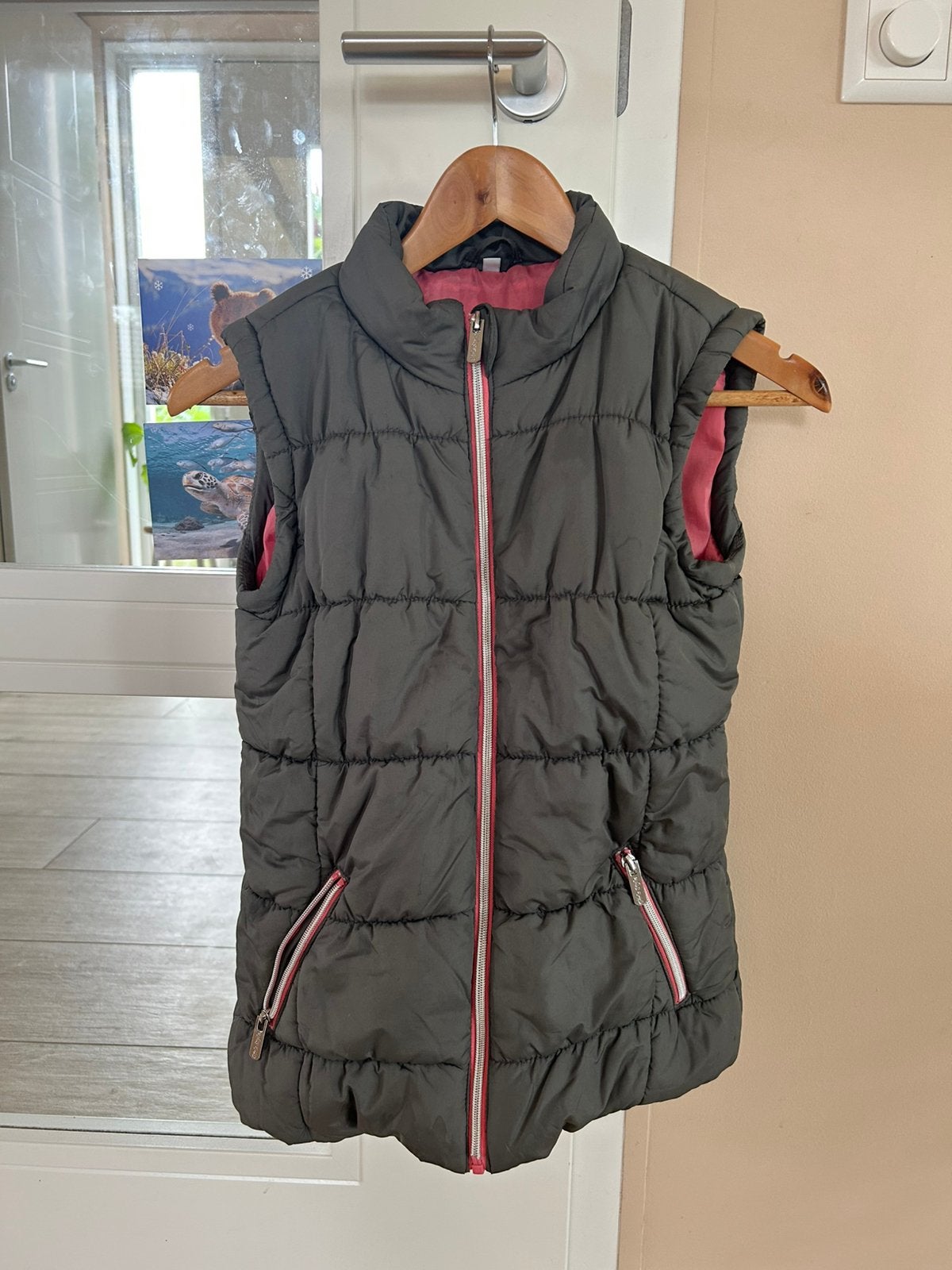 Bodywarmer meisje maat 164 grijs/roze, Kleding | Dames, Bodywarmers, Ophalen of Verzenden, Zo goed als nieuw, Maat 34 (XS) of kleiner