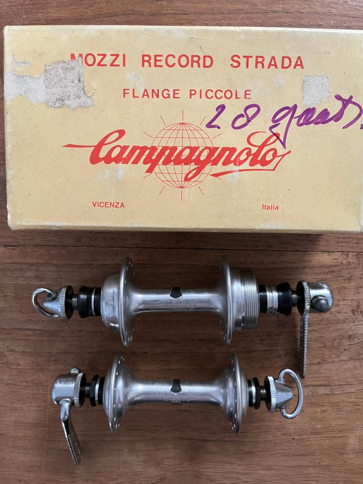 Campagnolo Record naven set 5V 28 gaats nieuw, Fietsen en Brommers, Overige typen, Nieuw, Ophalen of Verzenden, Aluminium