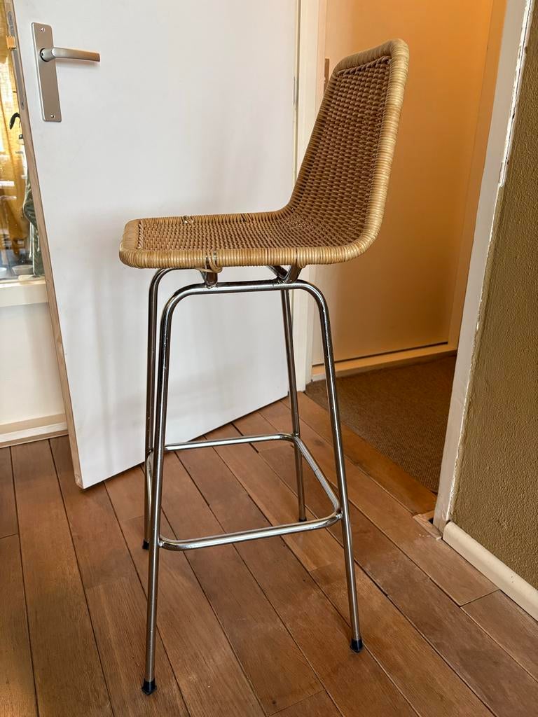 Retro rieten barkruk Rohe- Vintage design in mooie staat, Huis en Inrichting, Barkrukken, Ophalen, Gebruikt, Met voetsteun, Riet