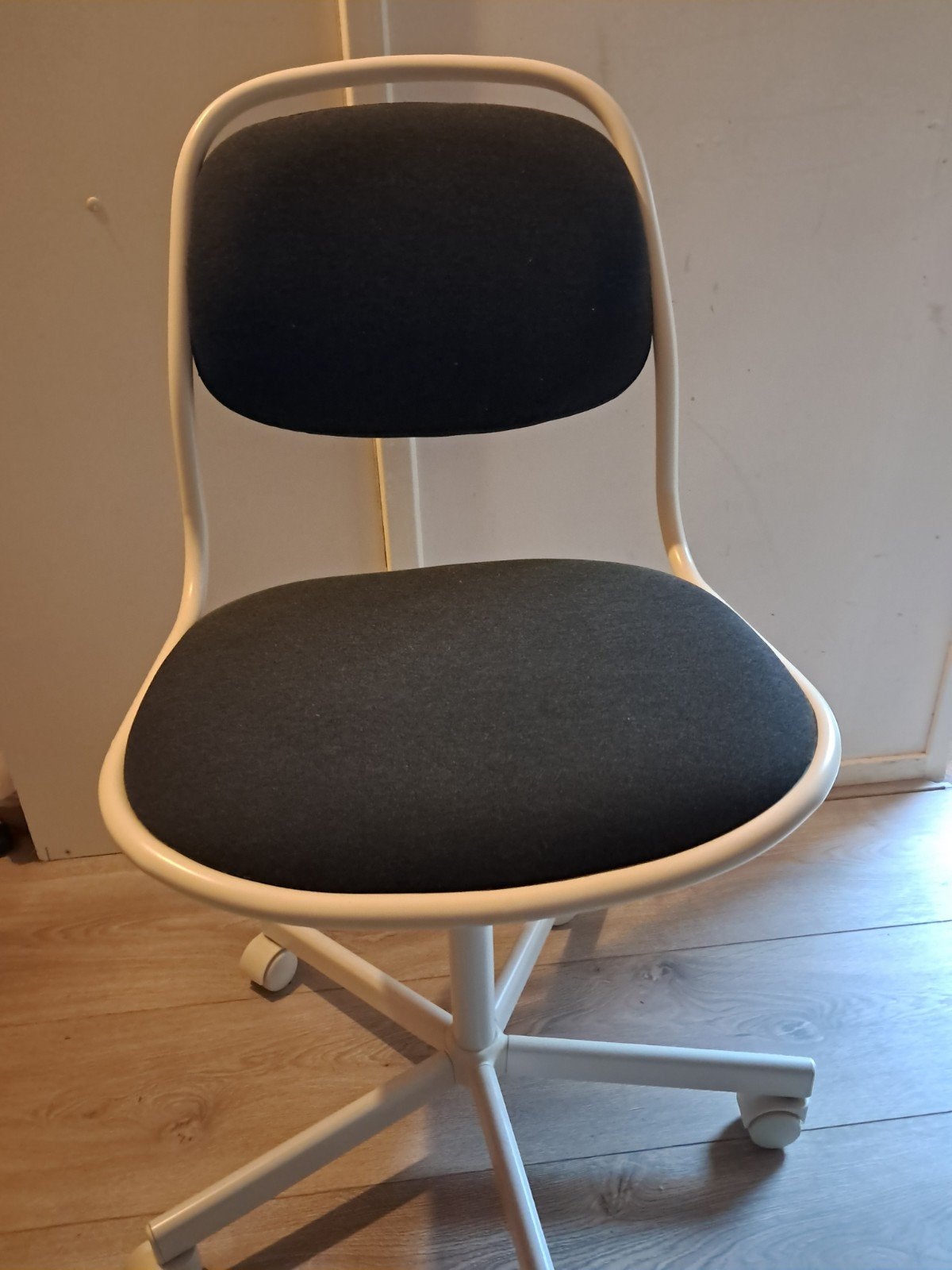 Orfjall kinder bureaustoel IKEA zwart, Ophalen, Zo goed als nieuw