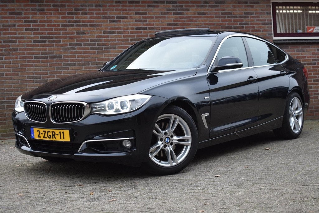 BMW 3-serie Gran Turismo 325d High Executive '15 Pano Clima, Auto's, Automaat, Achterwielaandrijving, 4 cilinders, Zwart