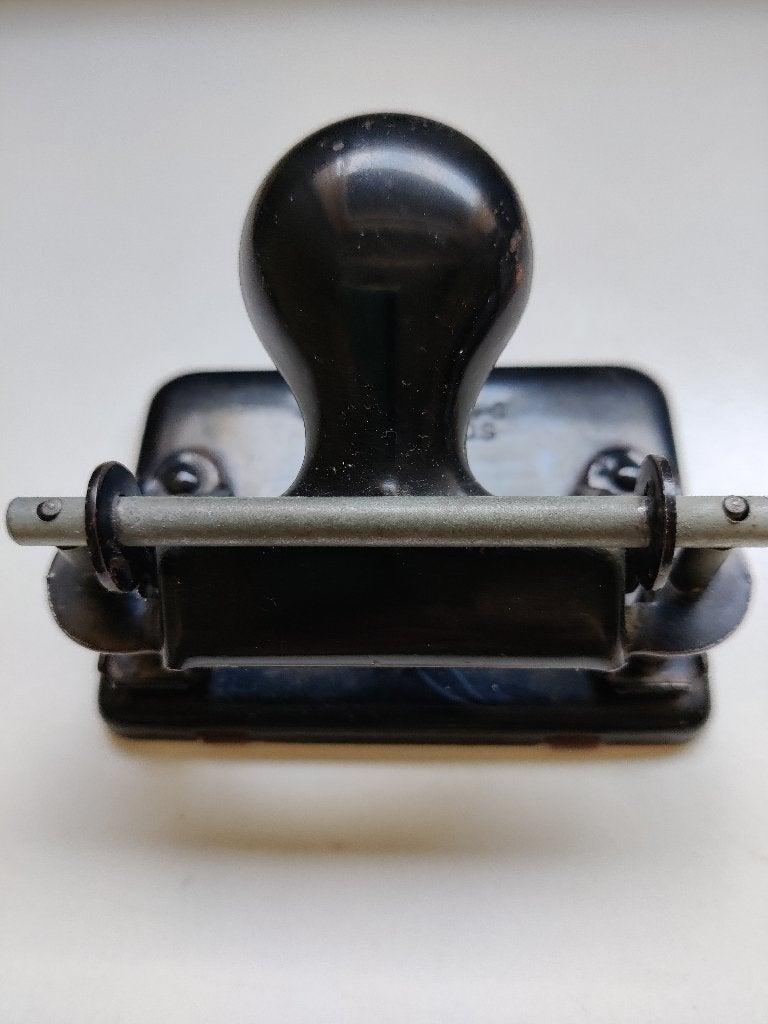 Antieke Soennecken 231-8 perforator, Ophalen of Verzenden, Gebruikt