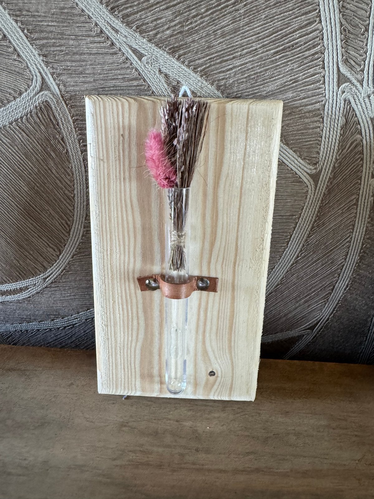 Houten wanddecoratie met vaasje met droogbloemen, Ophalen of Verzenden, Nieuw, Overige kleuren, Overige materialen