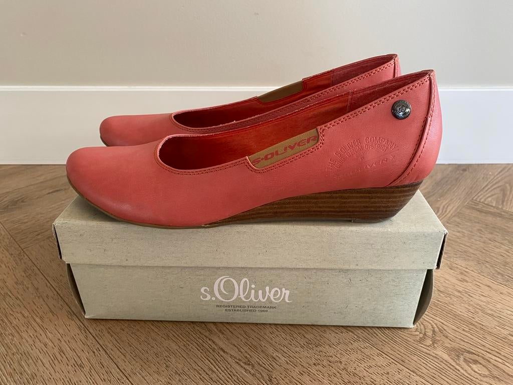 s.Oliver pumps met sleehak maat 42, Pumps, Blauw, Ophalen of Verzenden, Gedragen
