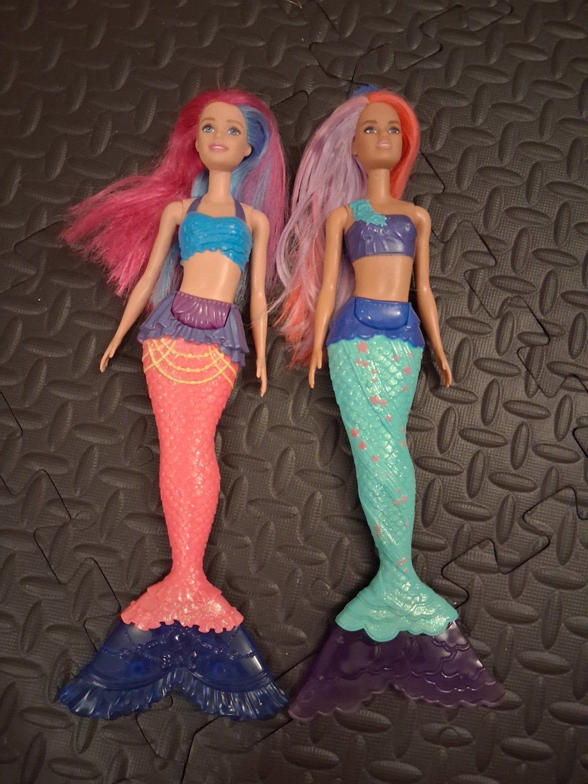 2 Barbie zeemeerminnen met kleurrijk haar, Ophalen of Verzenden, Gebruikt, Barbie