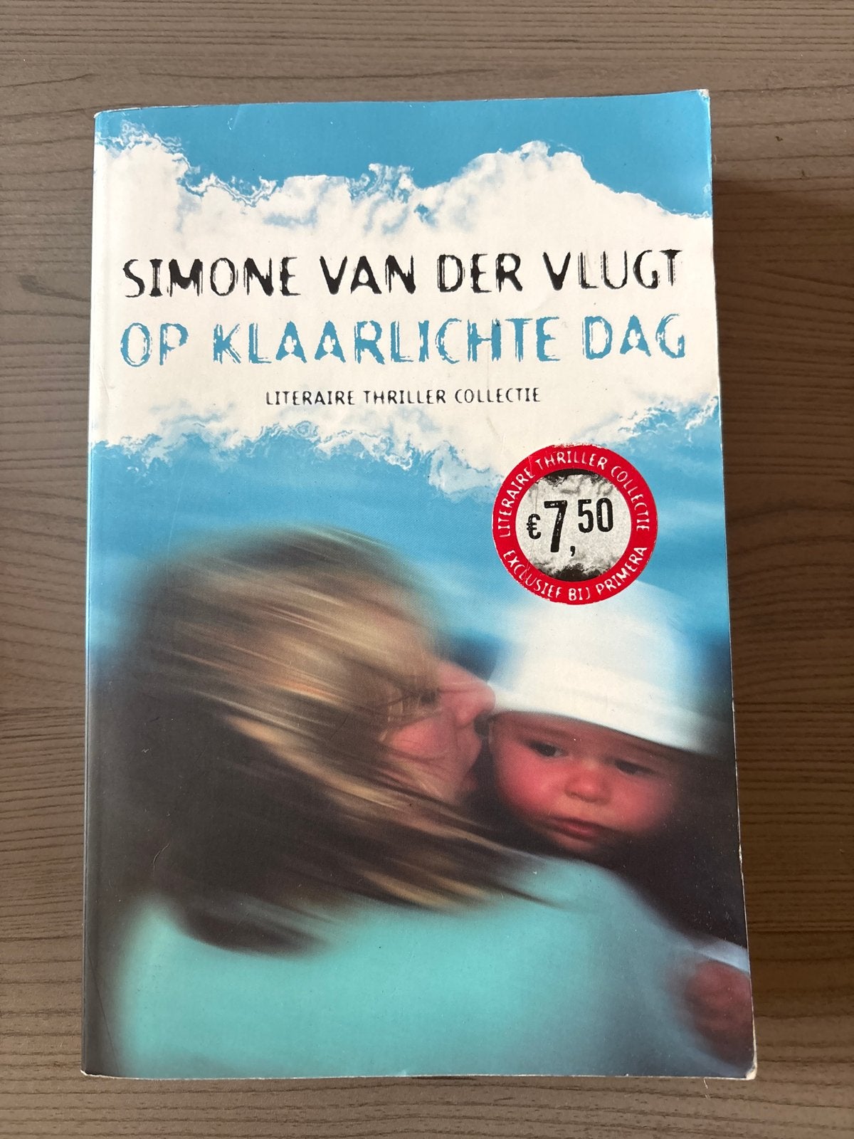 Simone van der Vlugt - Op klaarlichte dag (Thriller), Ophalen of Verzenden, Gelezen, Nederland