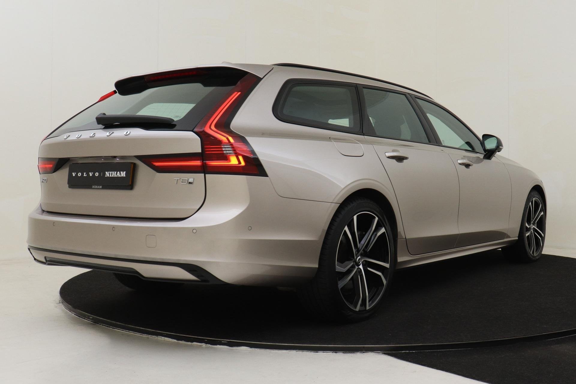 Volvo V90 T8 PLUG-IN HYBRID AWD ULTRA EXECUTIVE EDITION -PAN, Auto's, Automaat, 12 maanden, Euro 6, 4 cilinders
