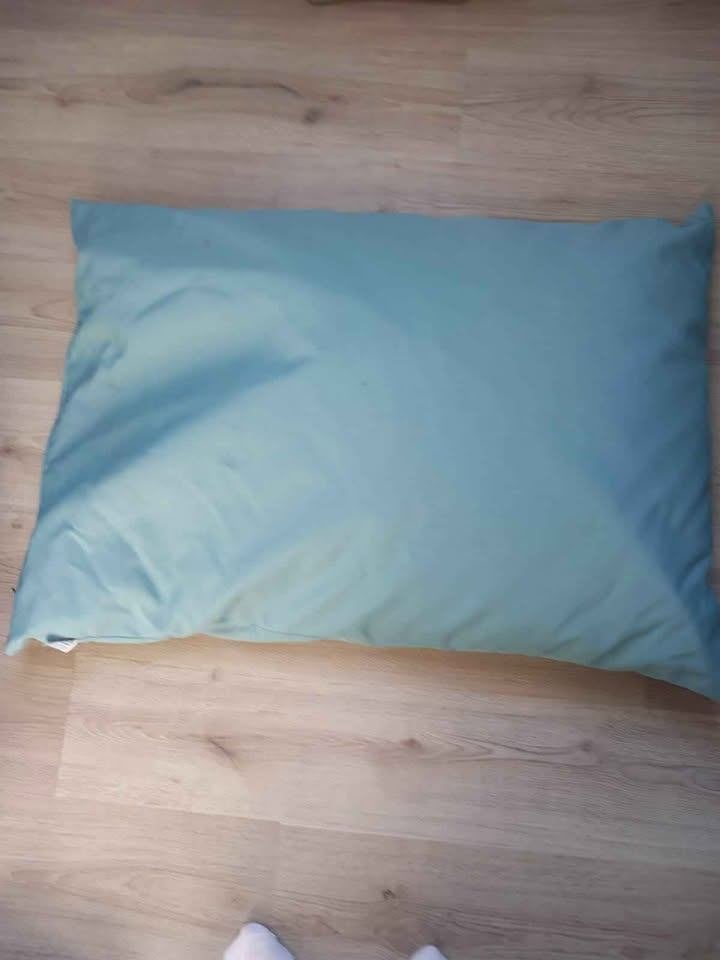 Kussen gevuld met balletjes, Ophalen, Zo goed als nieuw, Overige