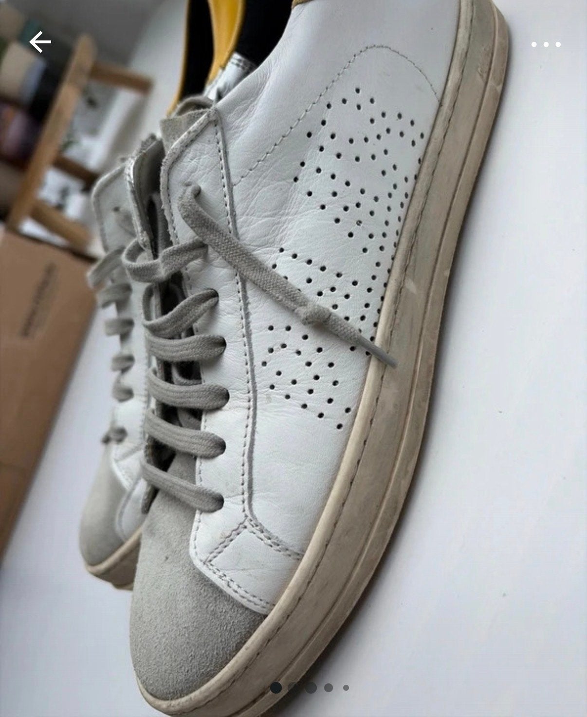 P448 Sneakers - Maat 39 - Wit met Gele Details, Kleding | Dames, Ophalen of Verzenden, Gedragen, Wit, Sneakers of Gympen